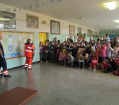 Prednáška - ukážka práce záchranárov v ZŠ Ipeľský Sokolec 2014